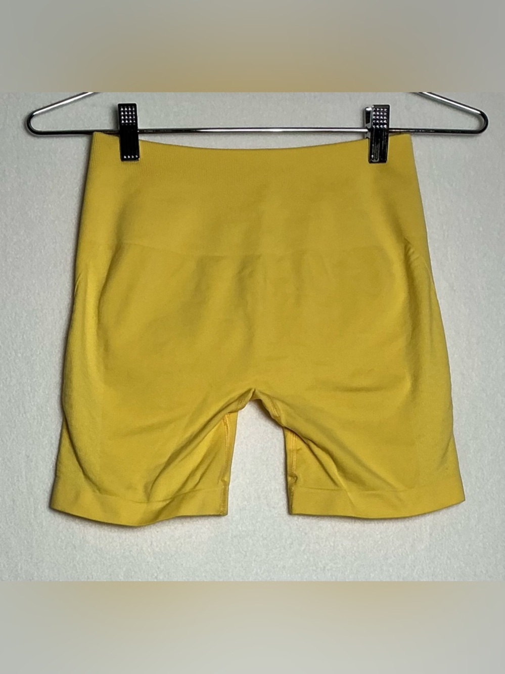 Alphalete#Alphalete High-Waisted Seamless Biker Shorts - Yellow (Size M) - Picture 2 of 7